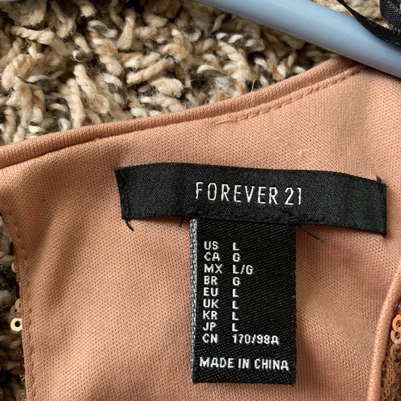 Gold Sequences Crop Top - Picture 3 of 4